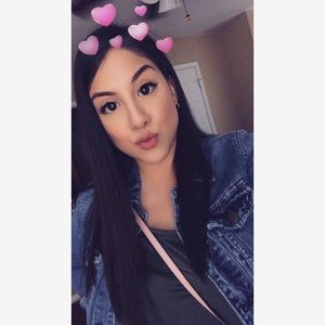 Meet your Posher, Emily